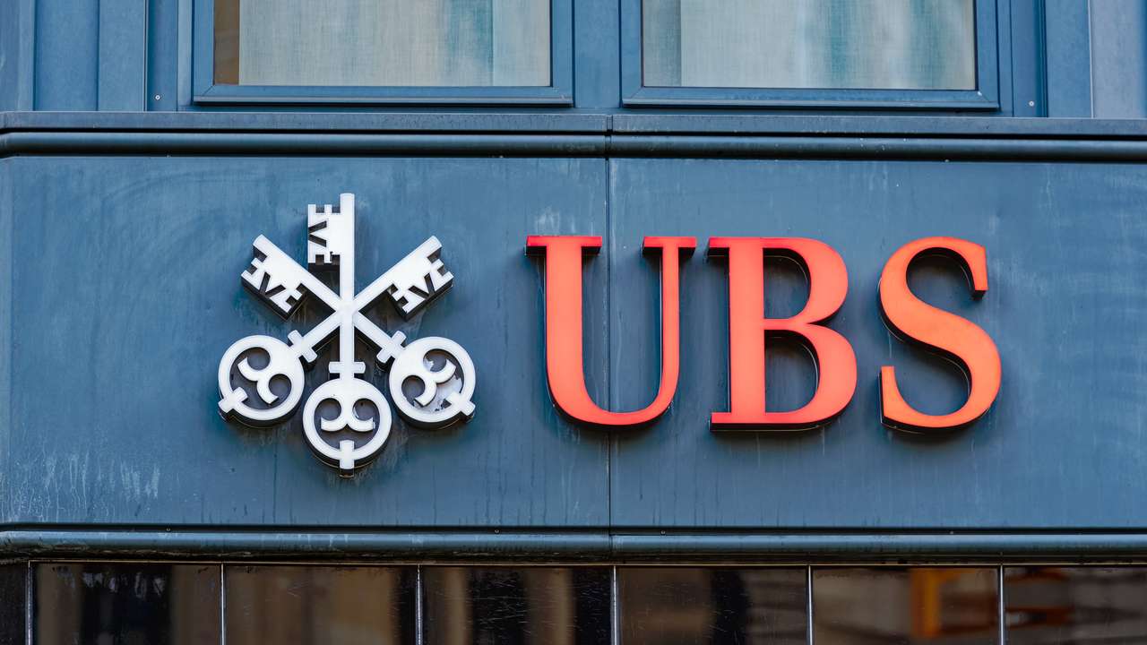 Politik Baskılar Doları Zorluyor: UBS’ten Zayıflık Uyarısı