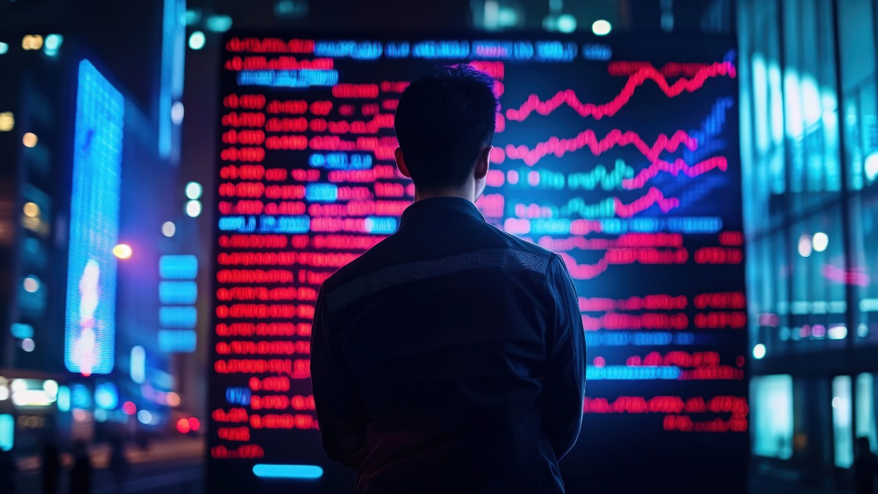 Piyasalarda Gün Sonu: Borsa Yatay Kapanırken Altın Sert Geriledi